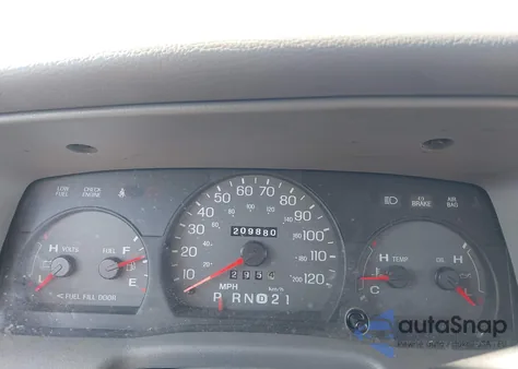 2002 Mercury Grand Marquis Gs z USA, uszkodzony, nr VIN 2MEFM74W82X609071